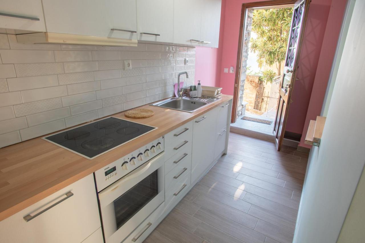 Με Θέα Το Ηλιοβασιλεμα 2 Villa Áfissos Buitenkant foto