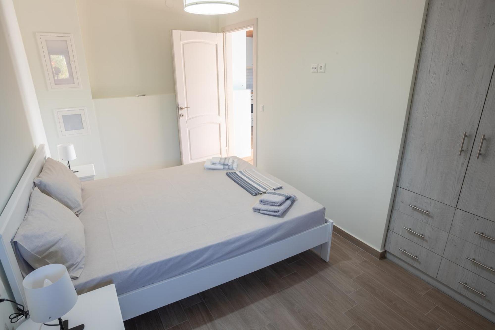 Με Θέα Το Ηλιοβασιλεμα 2 Villa Áfissos Buitenkant foto