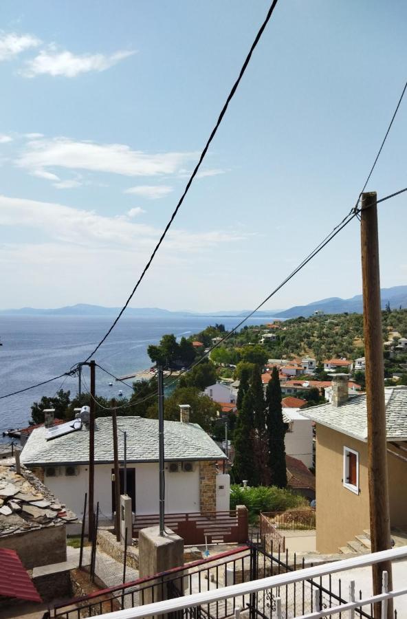 Με Θέα Το Ηλιοβασιλεμα 2 Villa Áfissos Buitenkant foto