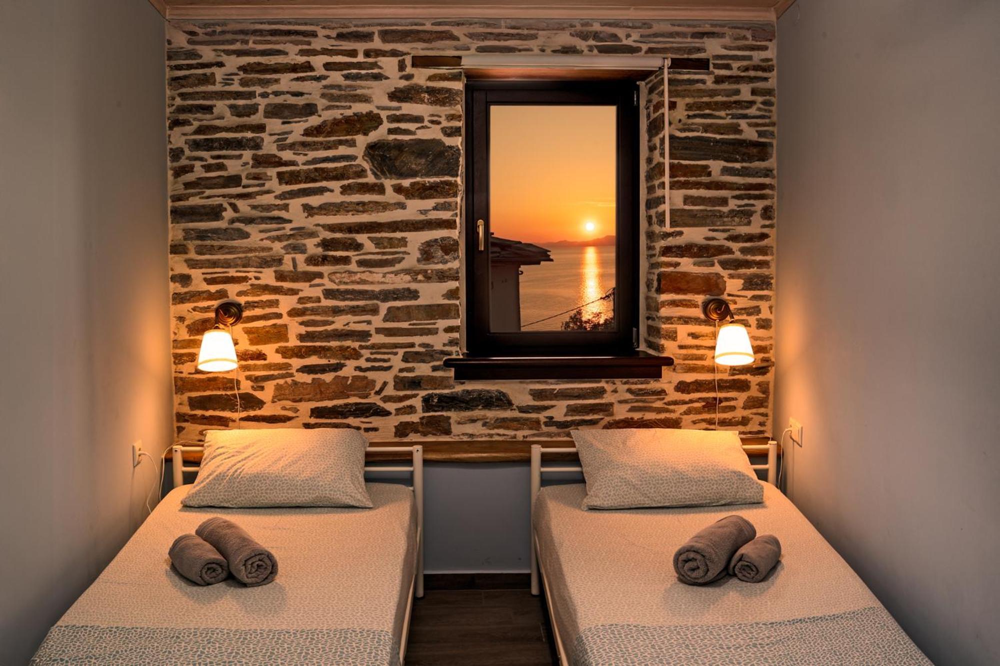 Με Θέα Το Ηλιοβασιλεμα 2 Villa Áfissos Buitenkant foto
