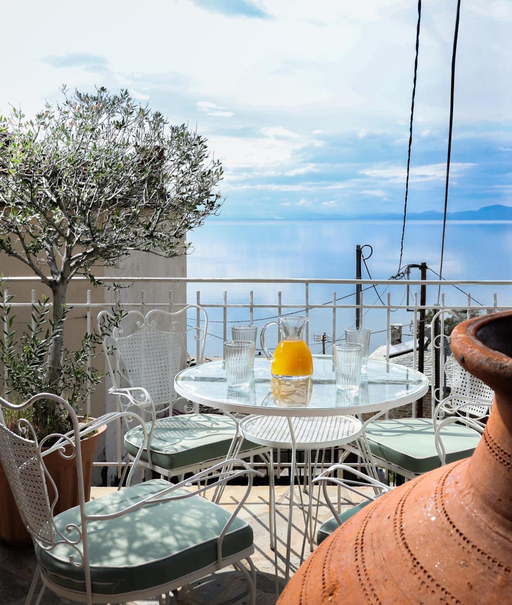 Με Θέα Το Ηλιοβασιλεμα 2 Villa Áfissos Buitenkant foto